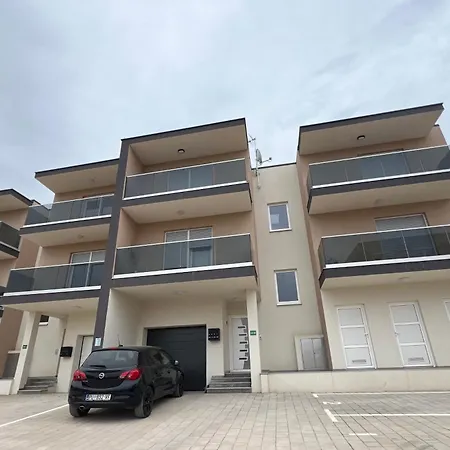 Zen Place Apartman With Private Parking Апартаменты *