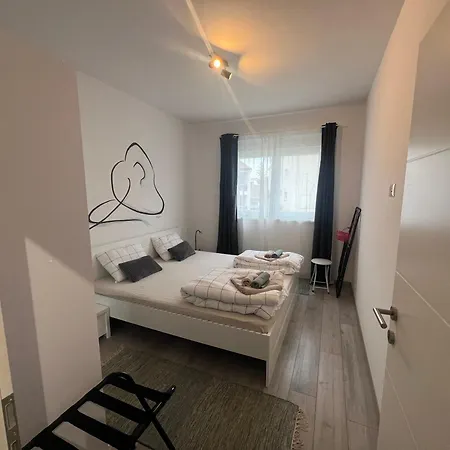 Apartment Zen Place Apartman With Private Parking